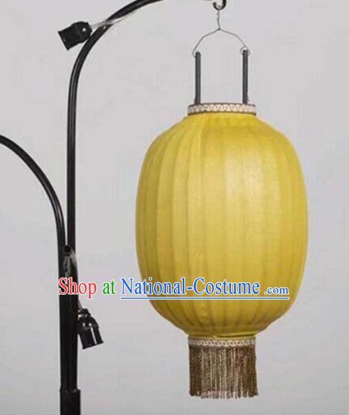 Chinese Traditional Yellow Hanging Lantern Handmade New Year Palace Lanterns