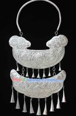 Traditional Chinese Miao Nationality Sliver Necklet Hmong Wedding Carving Sheep Necklace for Women