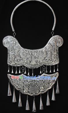 Chinese Traditional Miao Nationality Sliver Necklet Hmong Wedding Carving Necklace for Women