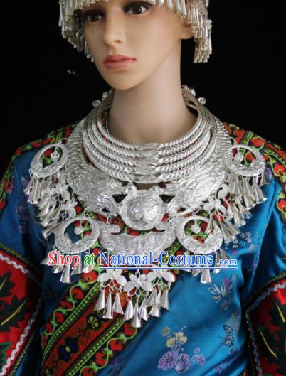 Chinese Traditional Miao Nationality Wedding Necklet Hmong Sliver Carving Necklace for Women