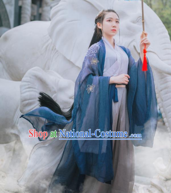 Traditional Chinese Jin Dynasty Swordswoman Historical Costume Ancient Nobility Lady Hanfu Dress for Women