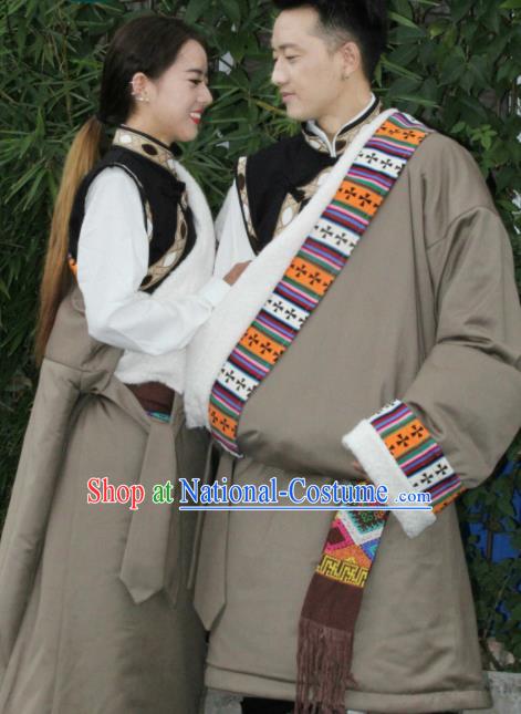 Chinese Traditional Tibetan Bride and Bridegroom Grey Robes Zang Nationality Heishui Dance Ethnic Costumes for Women for Men