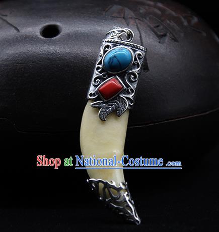 Chinese Traditional Mongolian Ethnic Sliver Carving Accessories Handmade Mongol Nationality Wolf Tooth Necklace Pendant for Women