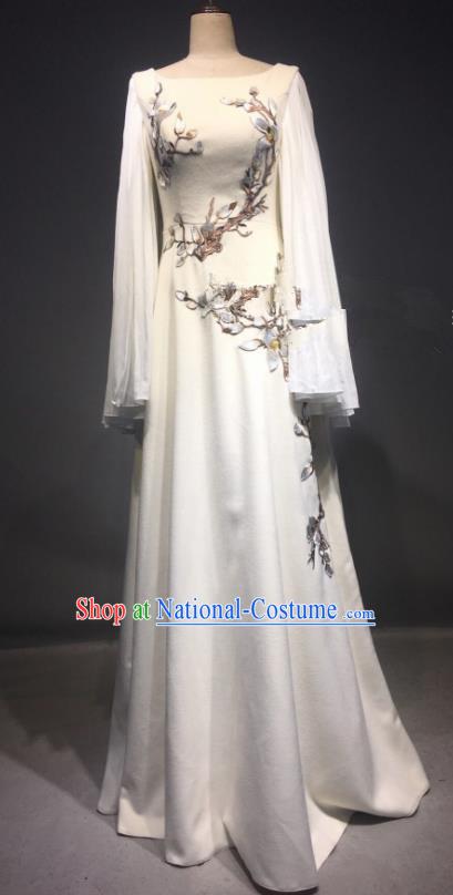 Top Grade Chinese Stage Performance Modern Fancywork White Dress Brazilian Carnival Costume for Women