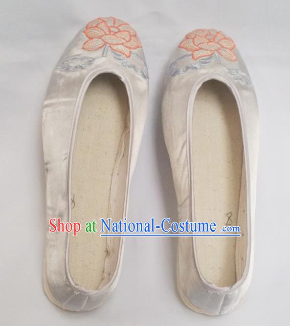 Chinese Ancient Princess Shoes Traditional White Satin Shoes Hanfu Shoes Embroidered Lotus Shoes for Women