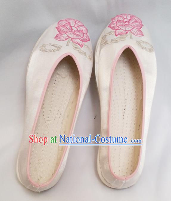 Chinese Ancient Princess Shoes Traditional Satin Shoes Hanfu Shoes White Embroidered Lotus Shoes for Women