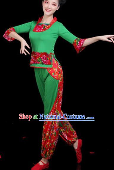 Traditional Chinese Yangko Group Dance Folk Dance Green Clothing Fan Dance Stage Performance Costume for Women