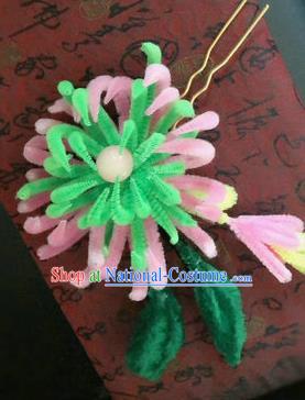 Traditional Chinese Ancient Qing Dynasty Light Green Velvet Chrysanthemum Hairpins Handmade Palace Hair Accessories for Women