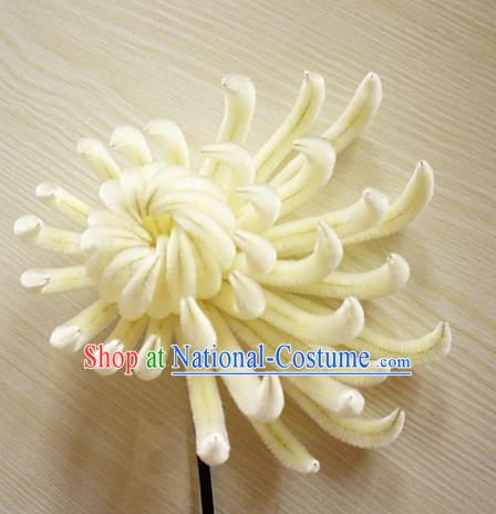 Chinese Handmade Palace White Chrysanthemum Velvet Hairpins Ancient Queen Hair Accessories Headwear for Women