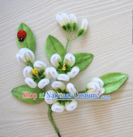 Chinese Handmade Palace White Plum Blossom Velvet Hairpins Ancient Queen Hair Accessories Headwear for Women