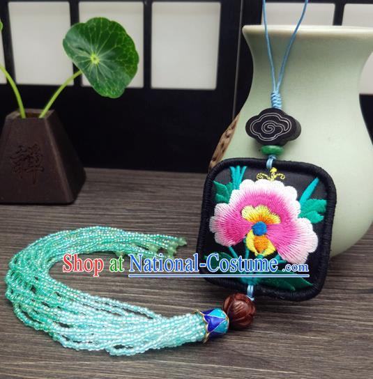 Traditional Chinese Ancient Embroidered Brooch Handmade Hanfu Palace Breastpin Tassel Pendant for Women