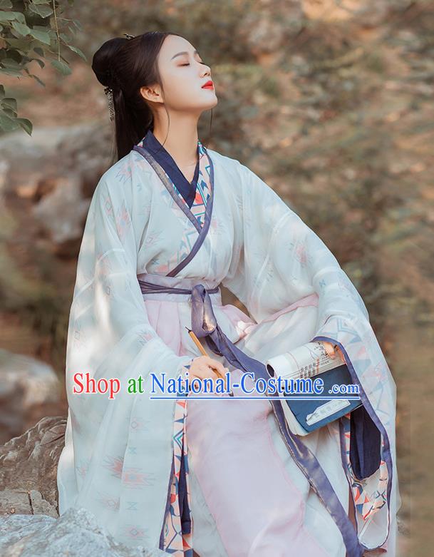 Chinese Jin Dynasty Swordswoman Historical Costume Traditional Ancient Nobility Lady Embroidered Hanfu Dress for Women