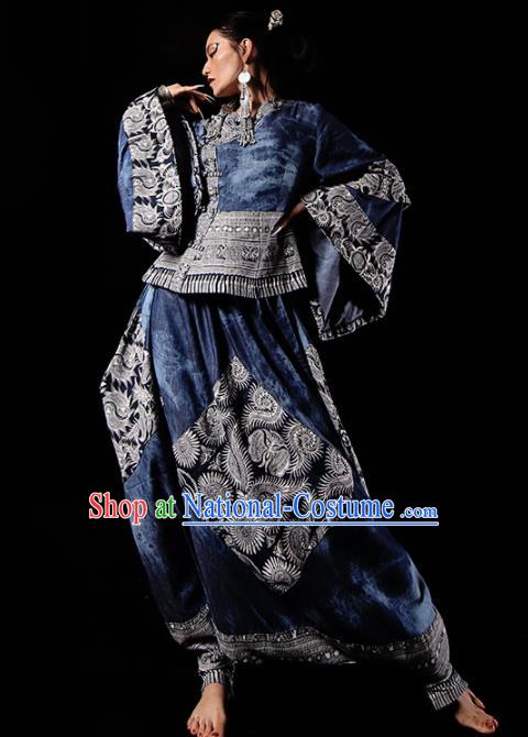 Chinese National Embroidered Bandhnu Clothing Traditional Miao Ethnic Costume for Women