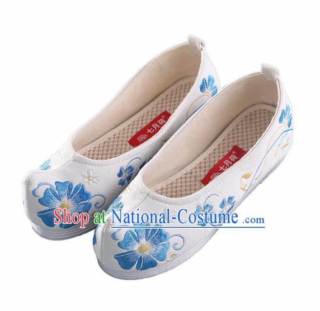 Chinese Traditional Hanfu Shoes Embroidered Flowers White Shoes Handmade Ancient Princess Shoes for Women