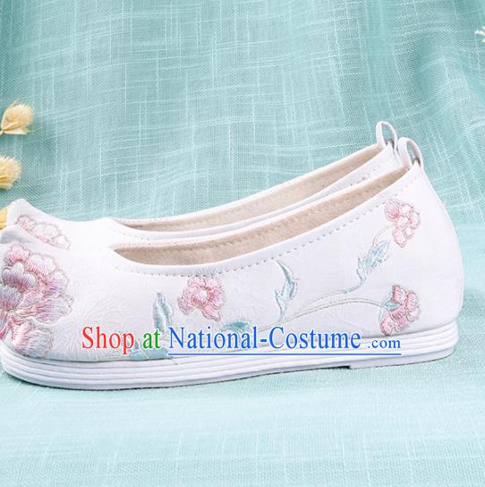 Chinese Traditional Embroidered Peony White Shoes Hanfu Cloth Shoes Handmade Ancient Princess Shoes for Women