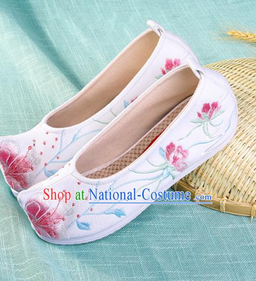 Chinese Traditional Embroidered Peach Blossom White Shoes Hanfu Cloth Shoes Handmade Ancient Princess Shoes for Women