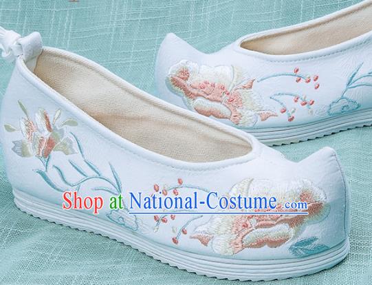 Chinese Traditional Embroidered Peony White Shoes Hanfu Cloth Shoes Handmade Ancient Princess Shoes for Women