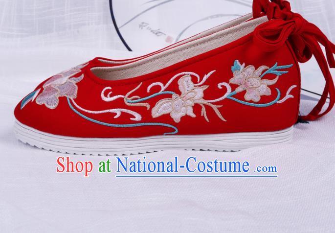 Chinese Traditional Embroidered Flowers Red Shoes Hanfu Cloth Shoes Handmade Ancient Princess Shoes for Women