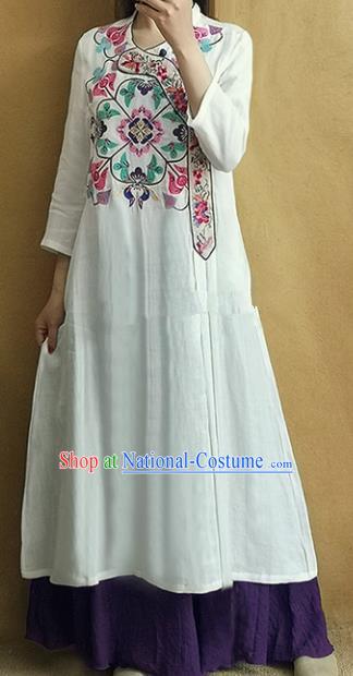 Traditional Chinese Embroidered White Qipao Dress Tang Suit Cheongsam National Costume for Women