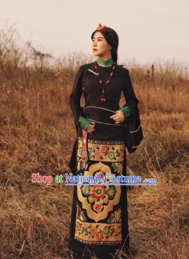 Chinese Traditional Black Tibetan Robe Zang Nationality Female Dress Ethnic Costume for Women