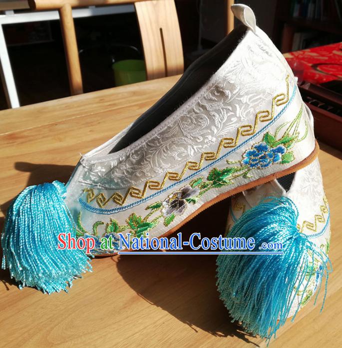 Chinese Ancient Princess Hanfu White Embroidered Shoes Traditional Beijing Opera Diva Blood Stained Shoes for Adults