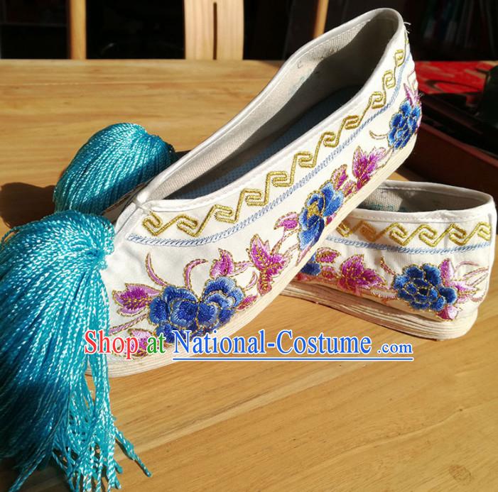 Chinese Traditional Beijing Opera White Satin Shoes Ancient Princess Hanfu Embroidered Shoes for Adults