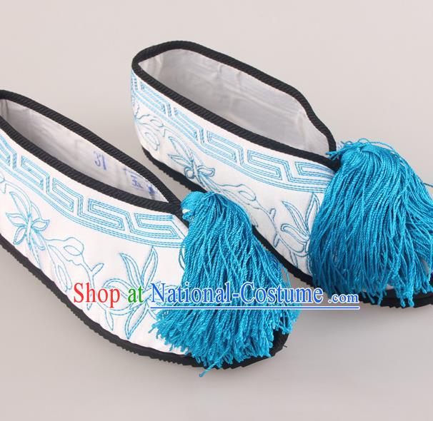 Traditional Chinese Beijing Opera Diva White Embroidered Shoes Handmade Ancient Princess Blood Stained Shoes for Women