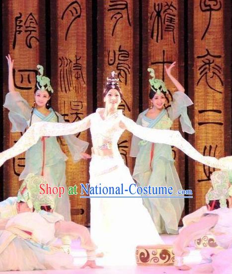 Beautiful Chinese Dance Yueren Dance White Costume Traditional Classical Dance Dress for Women