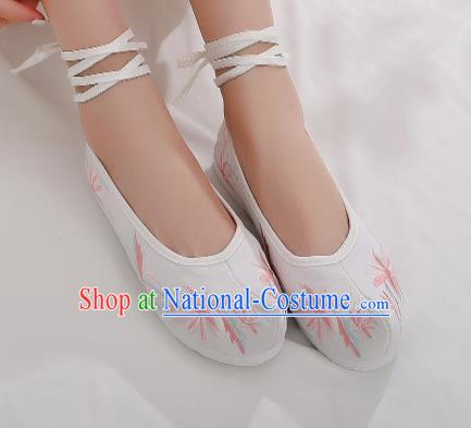 Asian Chinese Traditional Embroidered Chrysanthemum White Shoes Hanfu Shoes National Cloth Shoes for Women