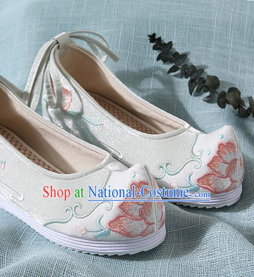 Chinese Handmade Light Green Embroidered Bow Shoes Traditional Ming Dynasty Hanfu Shoes Princess Shoes for Women