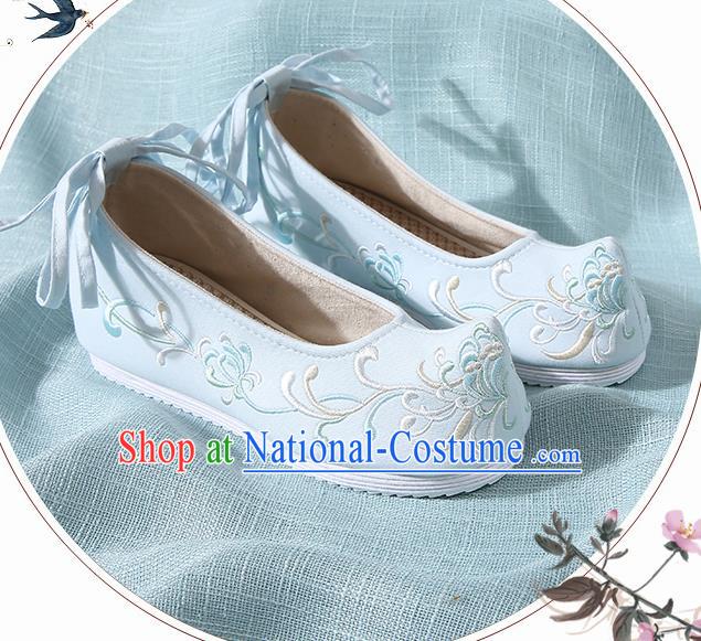 Chinese Handmade Embroidered Chrysanthemum Blue Bow Shoes Traditional Ming Dynasty Hanfu Shoes Princess Shoes for Women