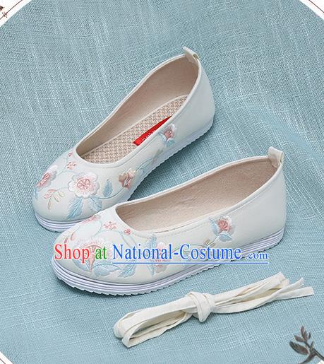 Chinese Handmade Embroidered White Shoes Traditional Ming Dynasty Hanfu Shoes Princess Shoes for Women