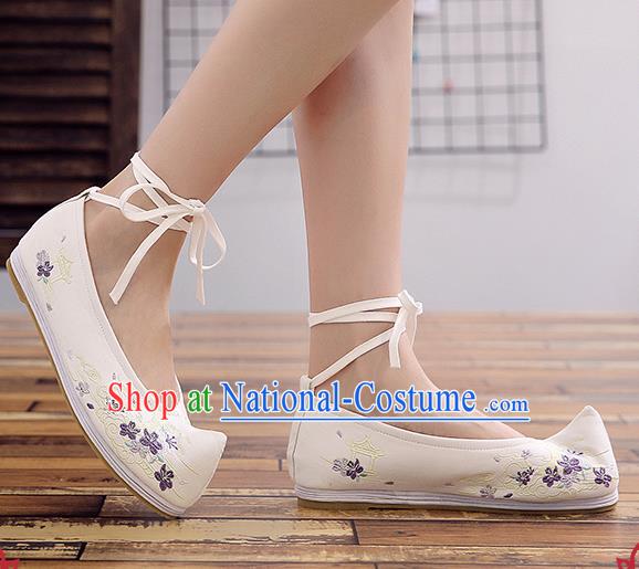 Chinese Handmade Opera Embroidered White Cloth Shoes Traditional Hanfu Shoes National Shoes for Women