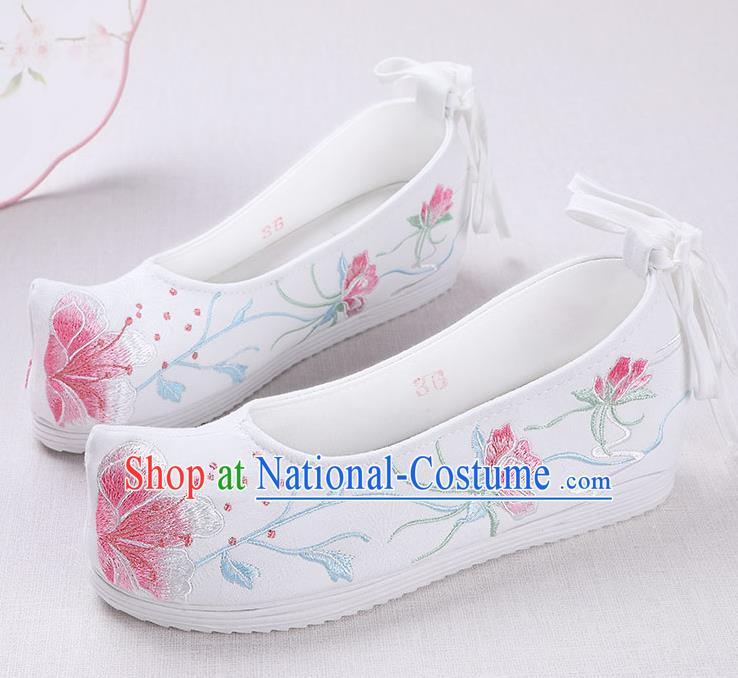 Chinese Handmade Opera Embroidered White Shoes Traditional Hanfu Shoes National Shoes for Women