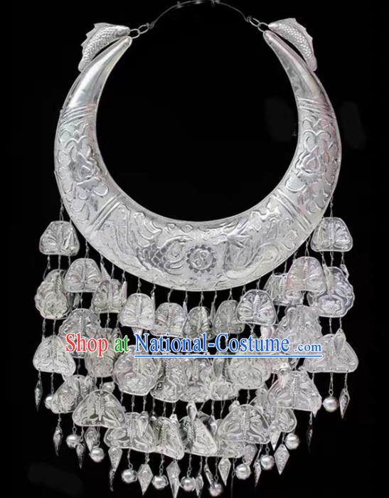 Chinese Handmade Traditional Miao Nationality Silver Carving Necklace Ethnic Wedding Bride Accessories for Women