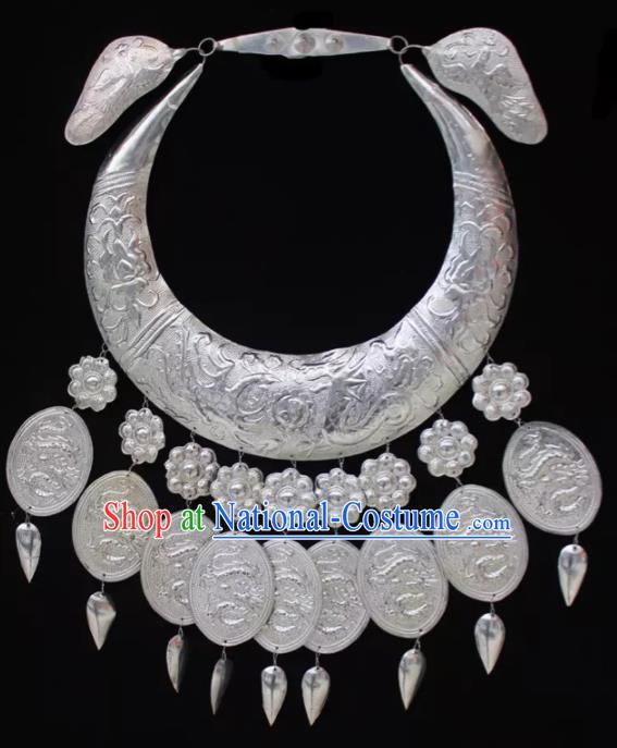 Chinese Handmade Traditional Miao Nationality Silver Carving Necklace Ethnic Wedding Bride Accessories for Women