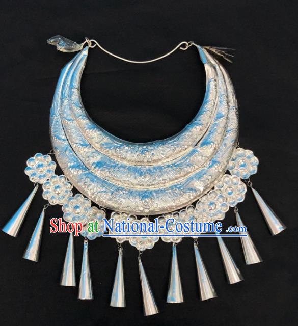 Chinese Handmade Traditional Miao Nationality Bride Silver Carving Necklace Ethnic Wedding Accessories for Women