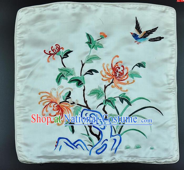 Traditional Chinese Embroidered Chrysanthemum Cushion Fabric Patches Hand Embroidering Applique Suzhou Embroidery White Silk Accessories