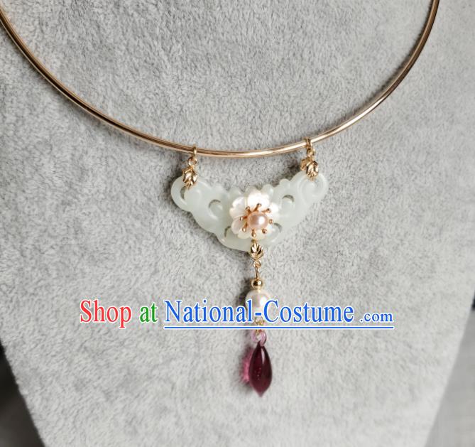 Chinese Handmade Ming Dynasty Jade Necklet Classical Jewelry Accessories Ancient Princess Hanfu Shell Sakura Necklace for Women