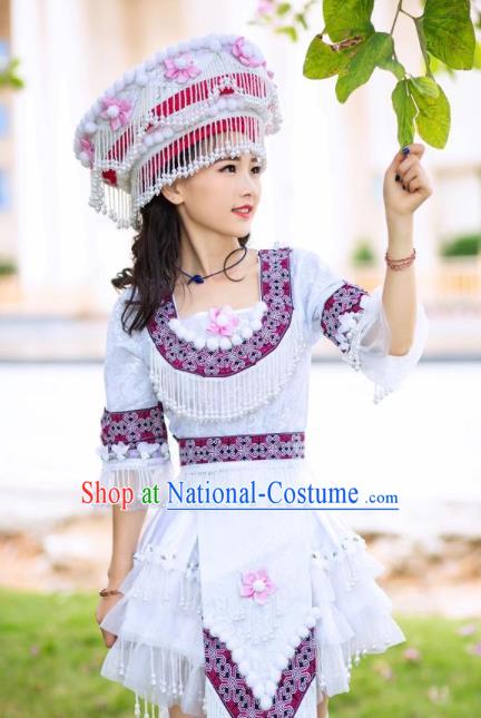 China Wenshan Ethnic White Short Dress Miao Minority Clothing Yunnan Nationality Women Apparels and Headwear