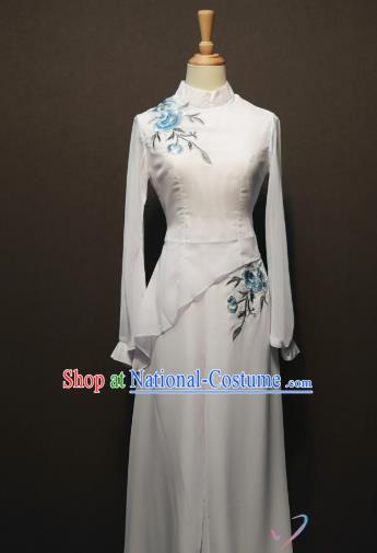 China Classical Dance Costumes Spring Festival Gala White Chiffon Blouse and Pants Outfits Women Fan Dance Dress