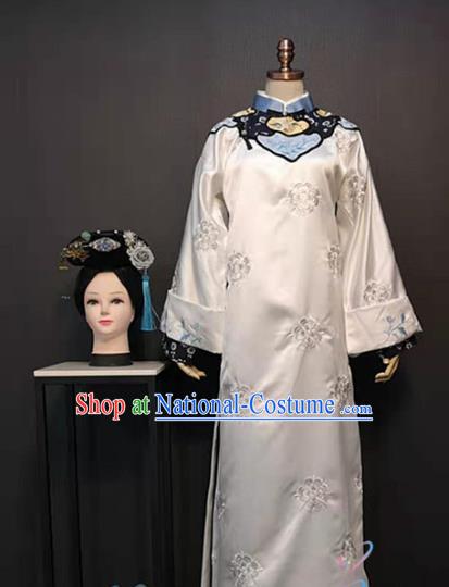 Drama Story of Yanxi Palace Traditional China Qing Dynasty Imperial Consort Costume Ancient Palace Maid Wei Yingluo White Dress Clothing and Headwear