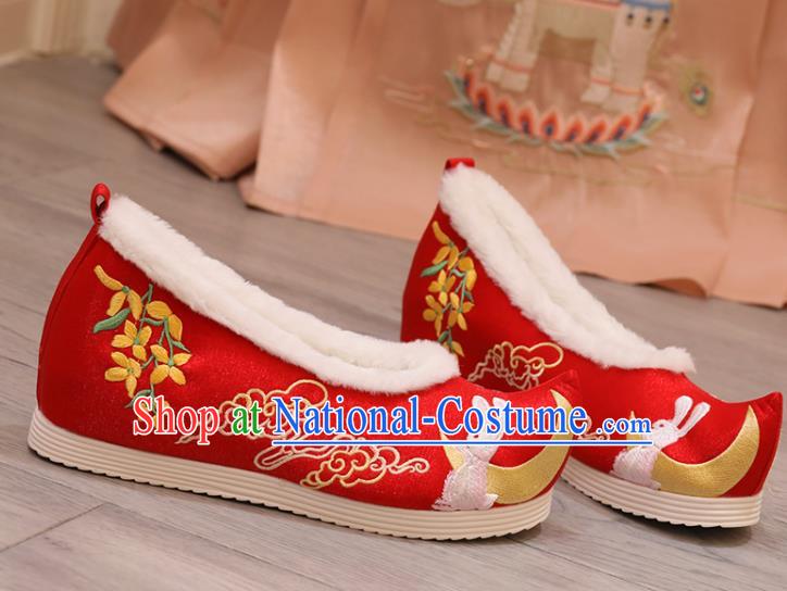 China Hanfu Shoes Embroidered Moon Fragrans Rabbit Shoes Princess Shoes Women Winter Shoes Handmade Red Shoes