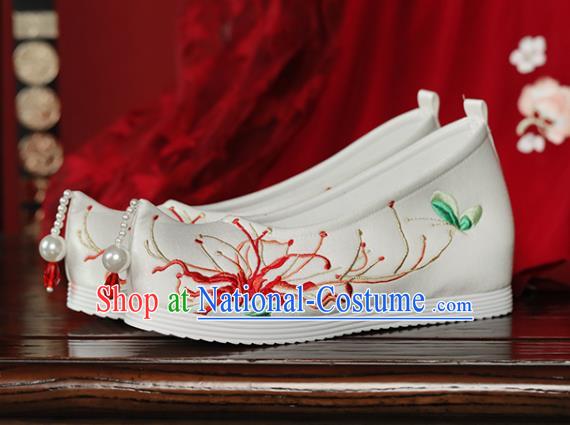 China Handmade Cloth Shoes Ming Dynasty Princess Shoes Hanfu Shoes Embroidered Red Spider Lily Shoes