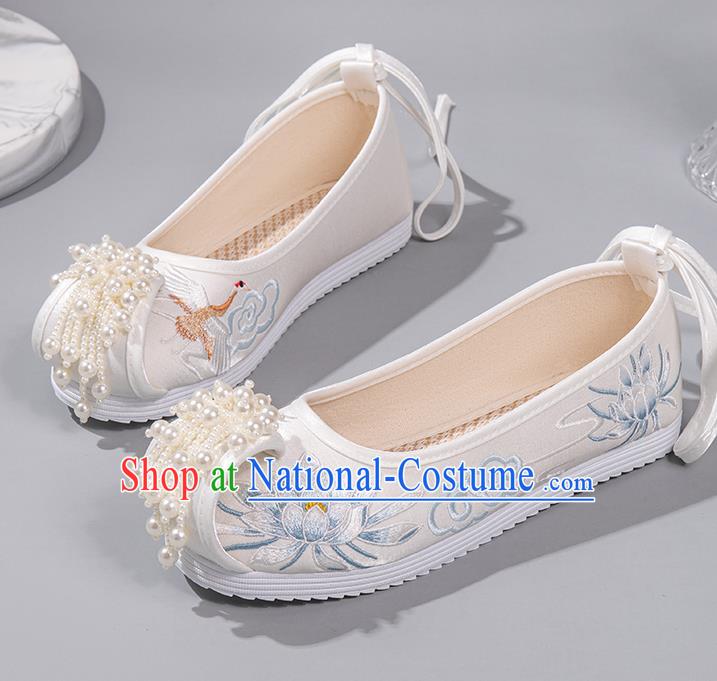 China Embroidered Epiphyllum Shoes Hanfu Pearl Shoes Ancient Princess Shoes Handmade White Satin Shoes