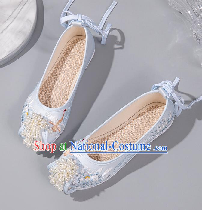 China Handmade Light Blue Satin Shoes Embroidered Epiphyllum Shoes Hanfu Pearls Shoes Ancient Princess Shoes