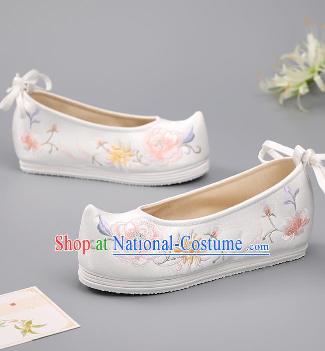 China White Embroidered Peony Shoes Princess Shoes Ming Dynasty Shoes Traditional Hanfu Shoes Cloth Shoes