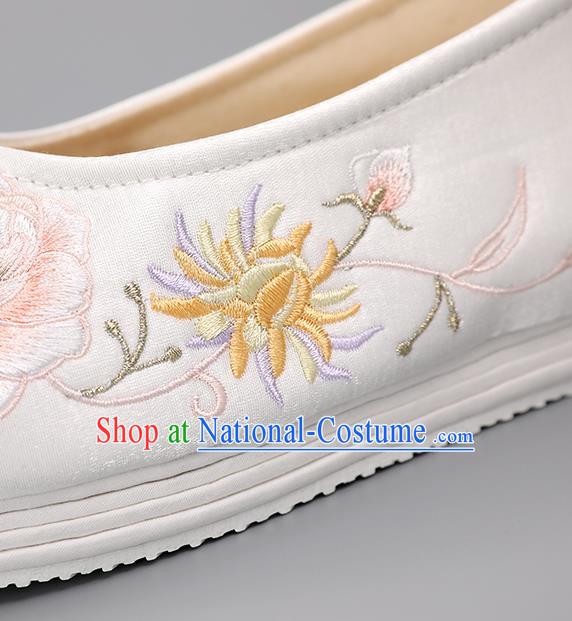 China White Embroidered Peony Shoes Princess Shoes Ming Dynasty Shoes Traditional Hanfu Shoes Cloth Shoes