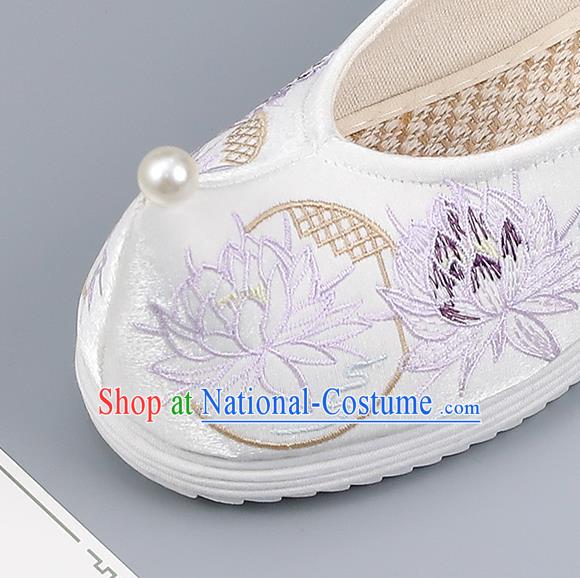 China Traditional Pearl Shoes Hanfu Shoes Ming Dynasty Princess Shoes Embroidered Lotus Shoes White Shoes