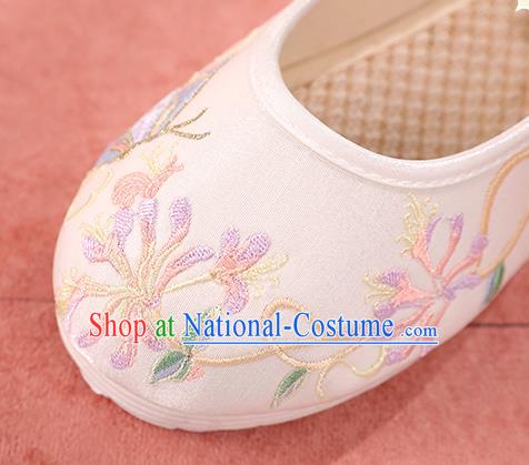 China Embroidered White Shoes Traditional Cloth Shoes Hanfu Shoes Handmade Shoes